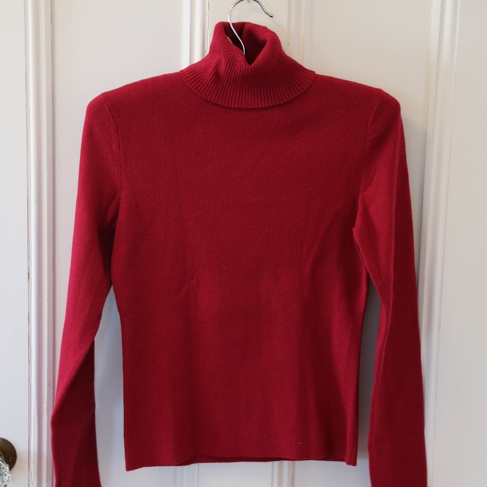 Bundle of 2 knit sweaters (Red, Black)